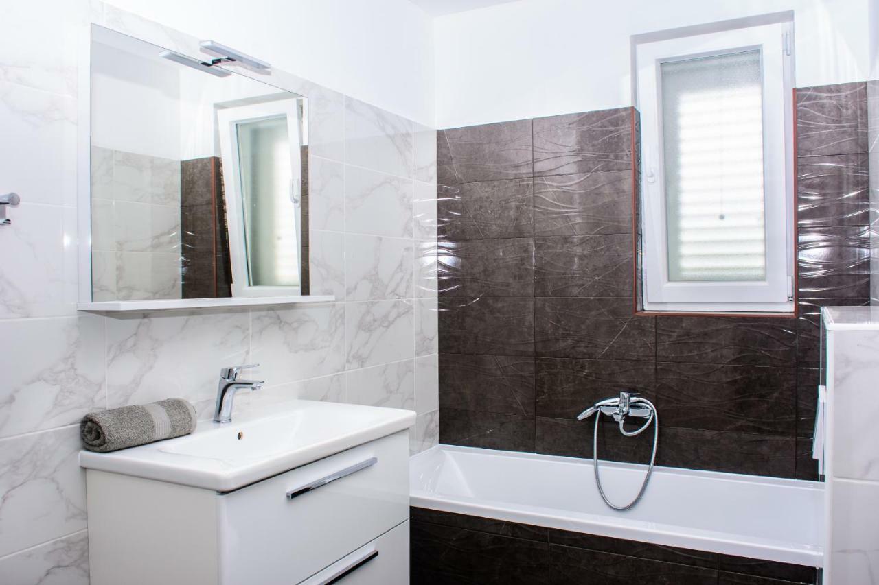 Rose Garden Apartment